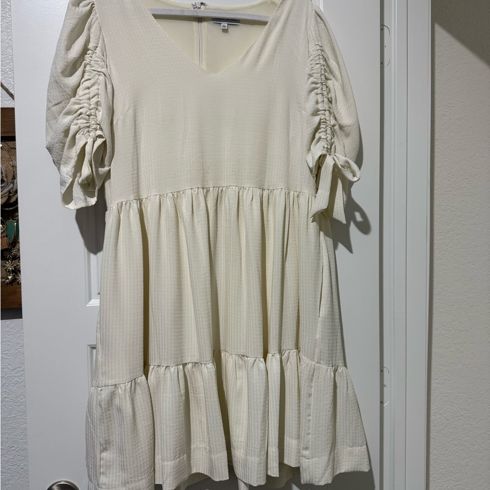 Elegant Cream Women's Dress